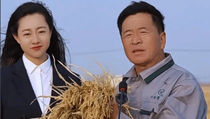 被质疑“太年轻”的文旅副局长,公开道歉