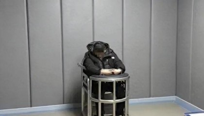 郑州警方通报“一小区深夜突发火灾”:19岁男子临时起意点火被抓