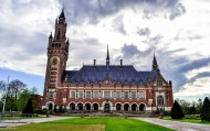 国际法院就以色列在巴勒斯坦被占领土的义务问题发表咨询意见