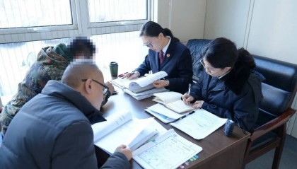 30年没离开过上海的保安，突然“被北京法院判了”，账户被冻结、欠债百万…