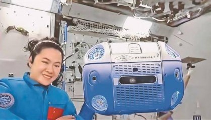哈工大智能飞行机器人“小航”亮相中国空间站