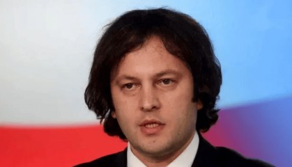 局势变天！“亲俄派”大获全胜？俄罗斯邻国突发动乱，美国坐不住了