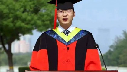 生于1993年，张宇任内蒙古包头市昆都仑区副区长，系天津大学材料学院2020届博士毕业生