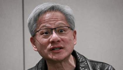 小米YU7被曝30万,极越70亿窟窿吓退百度,英伟达被立案调查|科技很有料