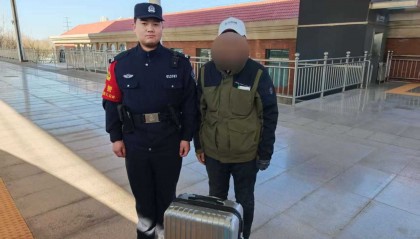天津乘警出击 换回错拿行李