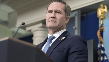 美副总统被曝私下要求特朗普解雇“同群好友”华尔兹 特朗普说“不”