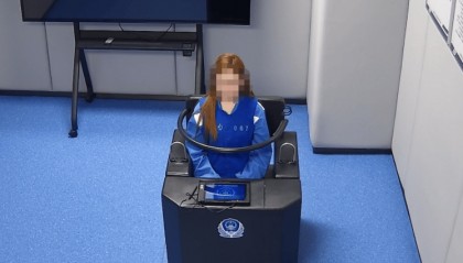 上海一女子趁男友熟睡时“刷脸”解锁其手机，3个月内分21次转走27万余元，该女子已被刑拘