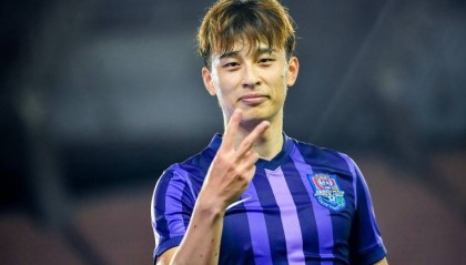 津媒:国足分组对抗巴顿出任右边后卫,他将和高准翼竞争主力