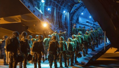 俄军发现大批外军和武器进乌,拜登允许承包商在乌修理美供武器