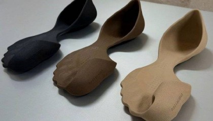 巴黎世家这鞋要卖1万多?网友看傻:确定不是鞋垫?