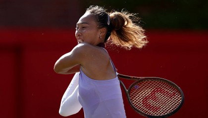 伦敦赛：郑钦文1-2不敌阿尼西莫娃 无缘决赛仍创草地最佳