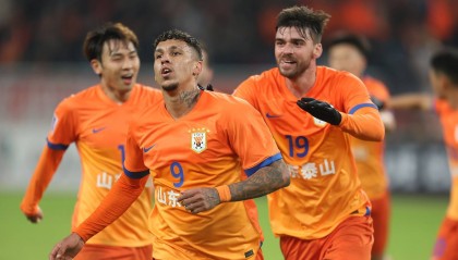 山东泰山被罚6000美元 亚冠联赛球迷展示不当标语