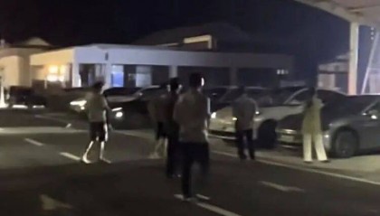 国庆高速路充电桩迎“排队叫号”模式:有车主排队3小时充电1小时