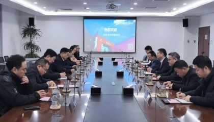 湖北省黄冈市人大常委会党组书记、主任张社教一行莅临红日药业参观调研