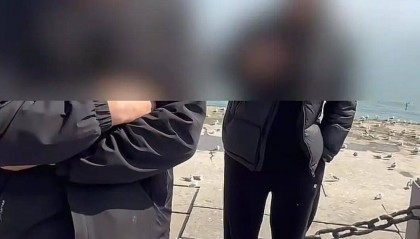 摄影师在大连一广场接单遇阻，阻拦方回应