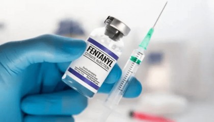 美前驻华大使访华：中方不合作就付出代价！话音刚落，中方回了4个字