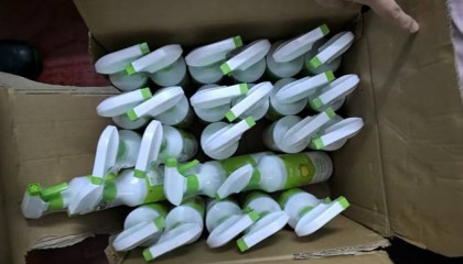 上海老人花6万买了20箱洗洁精,警方介入后,上门免费保洁团伙落网