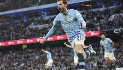 英超-B席破门努内斯读秒绝杀 曼城2-1维拉3连胜升第3