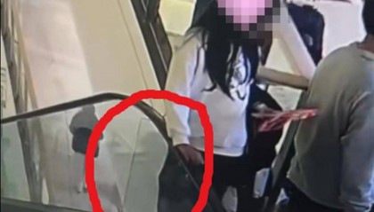 济宁一女孩疑因护栏脱落不幸坠亡,事发商场10天前刚接受安全检查