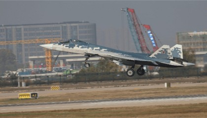 苏57抵华,意外曝光歼20一大底牌,连美空军都办不到