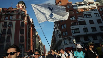 费迪南德怒了!曼联欧联决赛丢球真凶曝光,卢克肖“背锅”?不,是他!