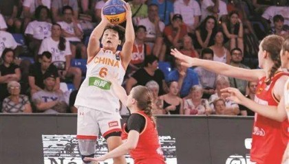 被网友称为“广西最强女高中生”柳州女孩陈艳萍打篮球打进北大