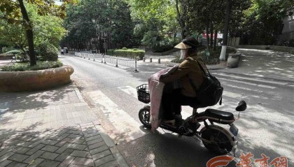 西安14岁初中生骑车回家在小区被撞 孩子说肇事司机下车看了看就离开