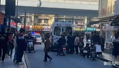 男子疑持刀伤害社区干部后自杀,当地警方回应