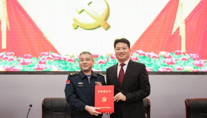 江苏最年轻市委书记，添新职