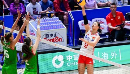 世联赛-中国女排浪费2赛点险致命 决胜局16-14保加利亚