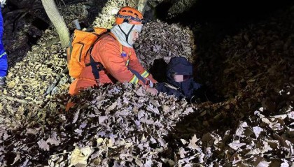 零下11℃!驴友夜困黄草梁,将自己埋在落叶中取暖