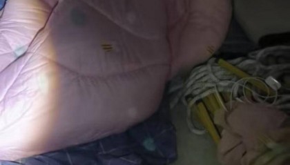 东莞15岁少年冬天睡楼道 镇政府：系家庭矛盾，公安部门已介入调解