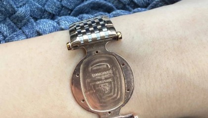 “浪”还在,“琴”没了!网友称花1万多买的浪琴整个表盘丢失仅剩表带,浪琴回应