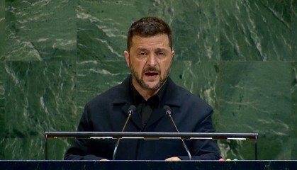 早安!世界丨泽连斯基:乌克兰决定开放武器出口;美国正式公告:征收欧盟汽车15%关税