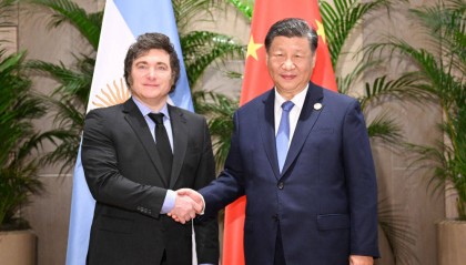 习近平会见阿根廷总统米莱