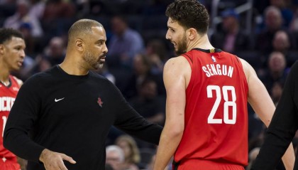 脱胎换骨!火箭本赛季防守效率联盟第二 目前高居西部第三