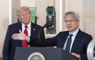 最后时刻，黄仁勋挤上飞向北京的“空军一号”