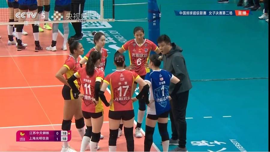 “全苏班”笑到最后，张常宁率江苏女排夺队史联赛第二冠，上海女排再获亚军