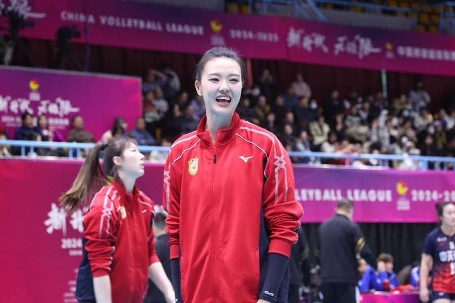 “全苏班”笑到最后，张常宁率江苏女排夺队史联赛第二冠，上海女排再获亚军