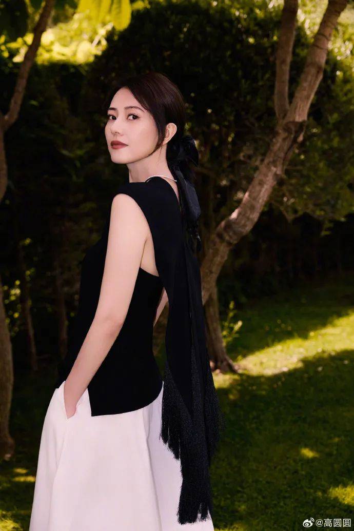 45岁高圆圆称90%的社交对她都是消耗！她坦言：“生活中几乎没有什么社交，也不需要社交”