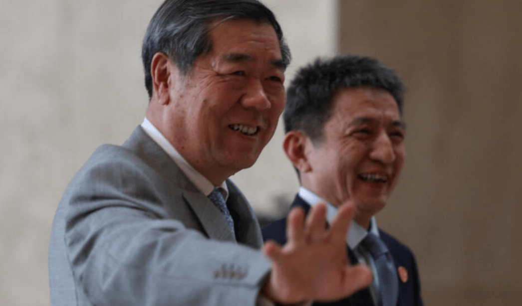 中美谈判长达10小时,双方都有一句话前所未见,美方承认中国地位