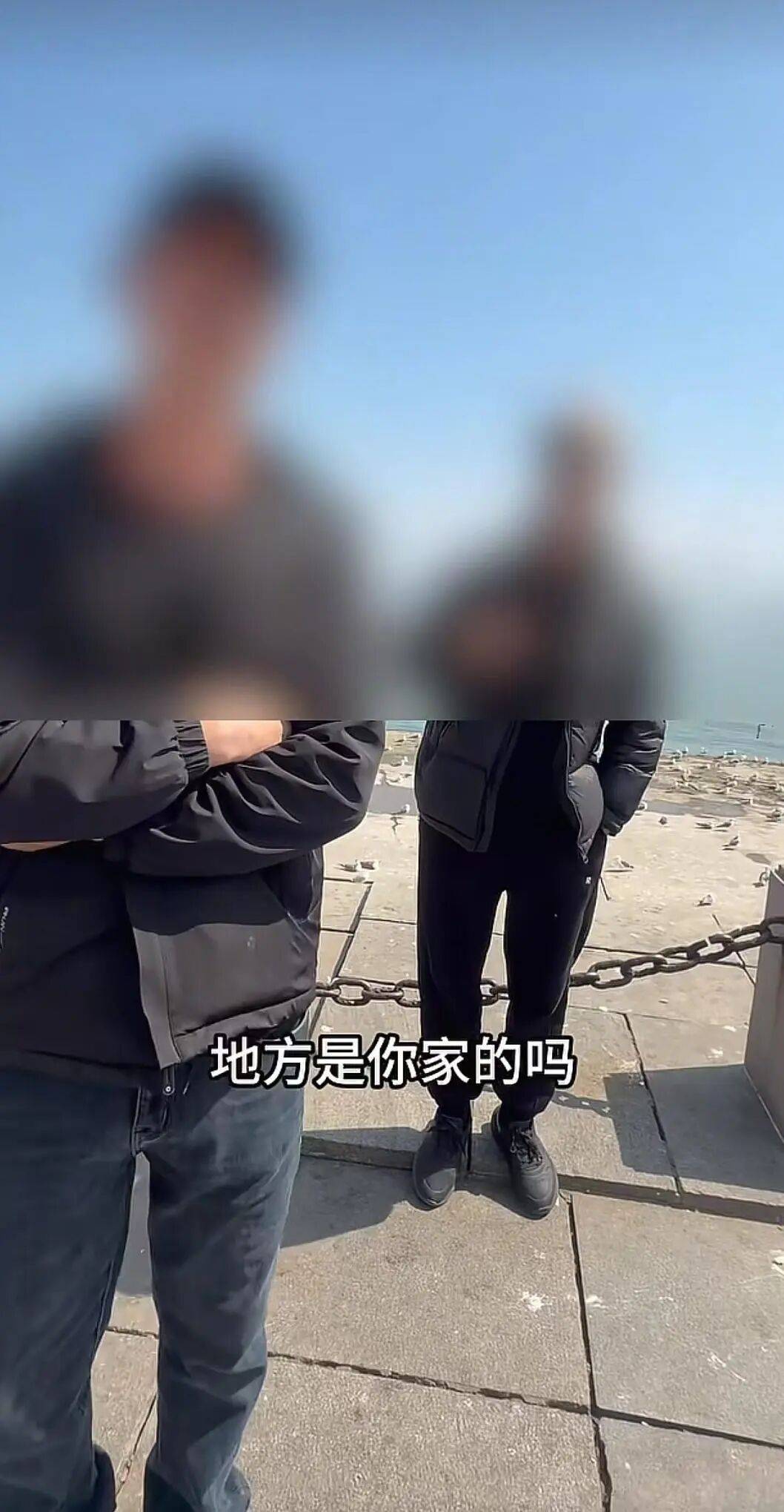 摄影师在大连一广场接单遇阻，阻拦方回应