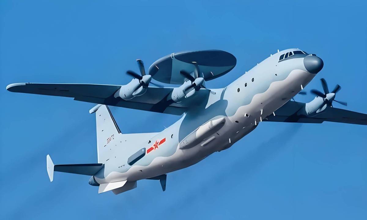 西方“卡脖子”失败，福建舰弹射空警600高调亮相，补齐中国航母最后短板？