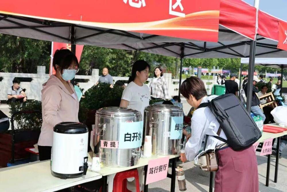 太原师范学院5000余名2026级新生顺利入学报到